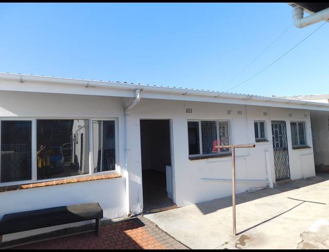 3 BEDROOM APARTMENT TO LET IN BAYVIEW